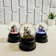 Panda Çiftler Işıklı Kar Küresi