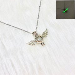 Karanlıkta Parlayan Kanatlı Kalp Kolye