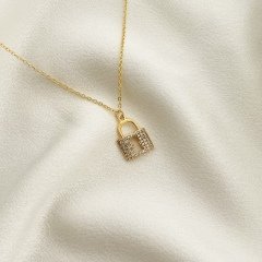 Kilit Kolye Taşlı Gold