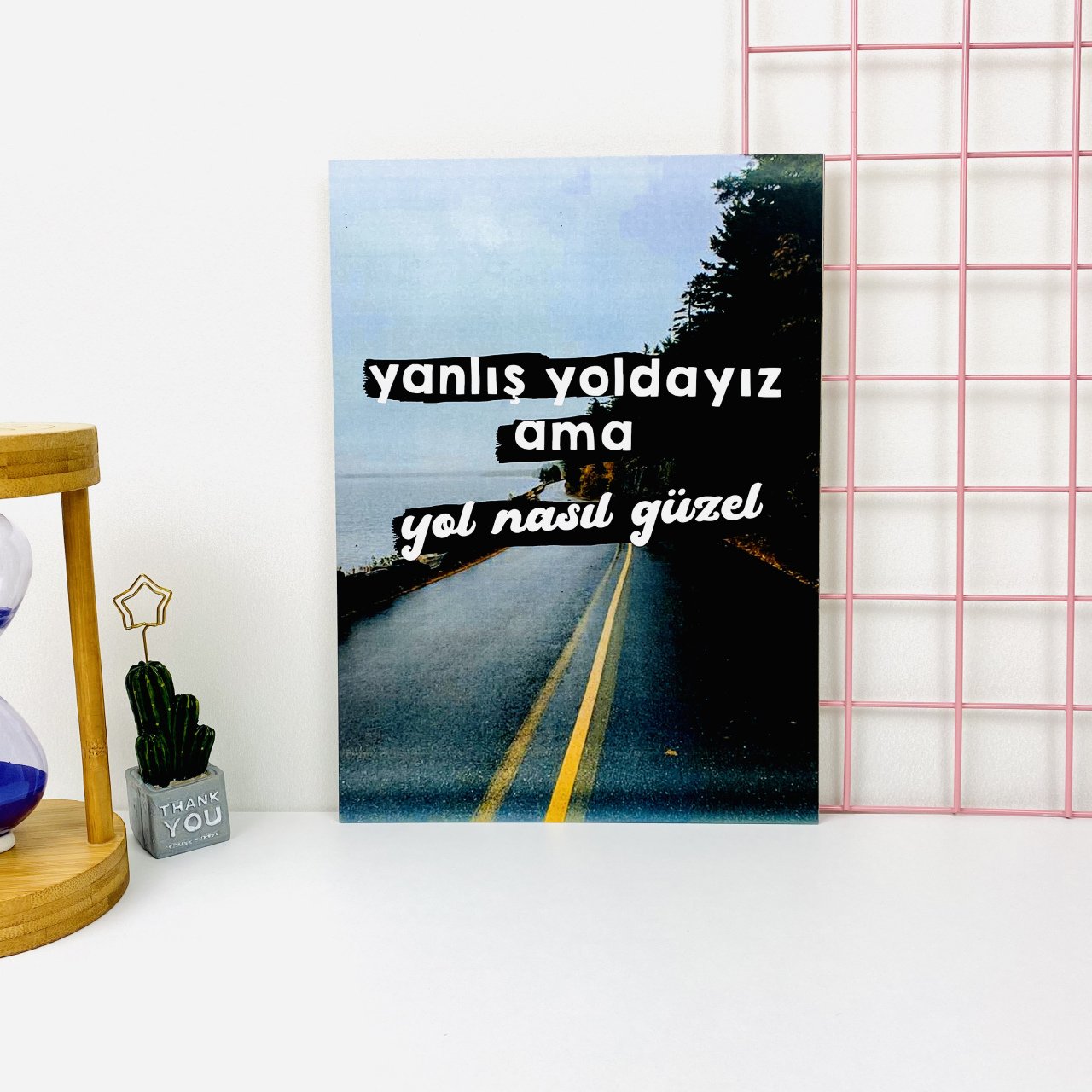 Yanlış Yoldayız Ahşap Poster