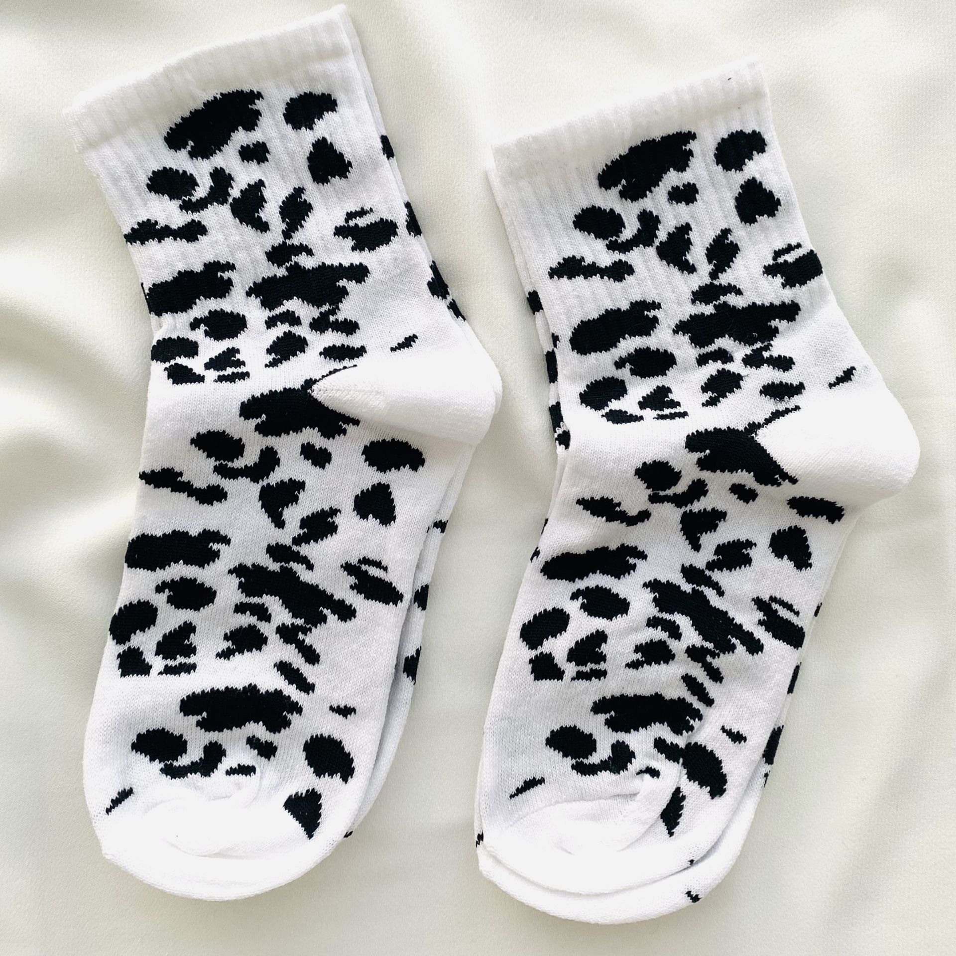 İnek Desenli Çorap Beyaz