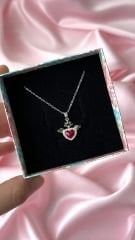 Winged Queen Heart Kırmızı Kolye