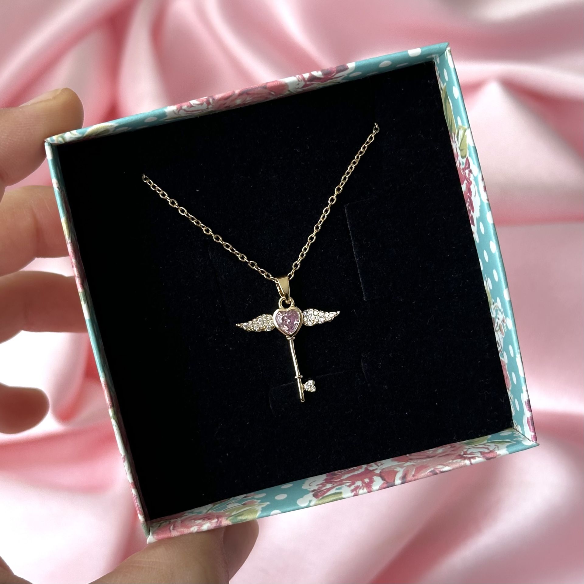 Heart Taşlı Anahtar Kolye Gold