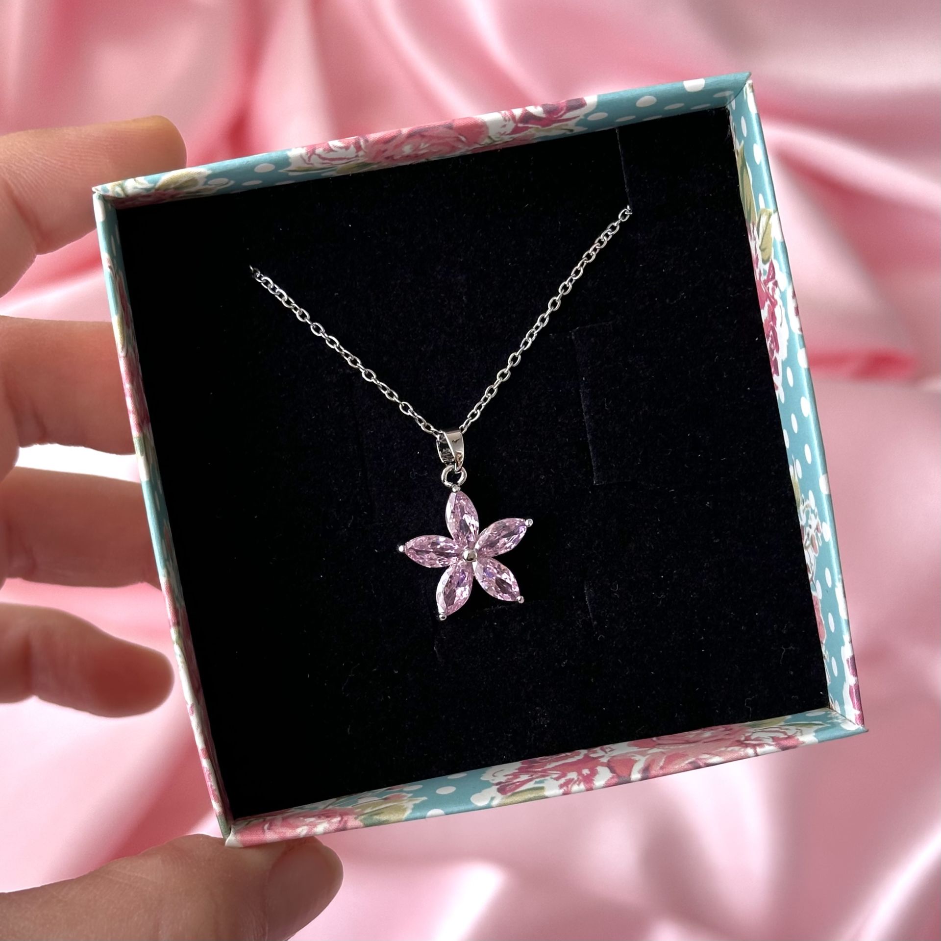 Pembe Taşlı Lotus Çiçeği Kolye Gümüş