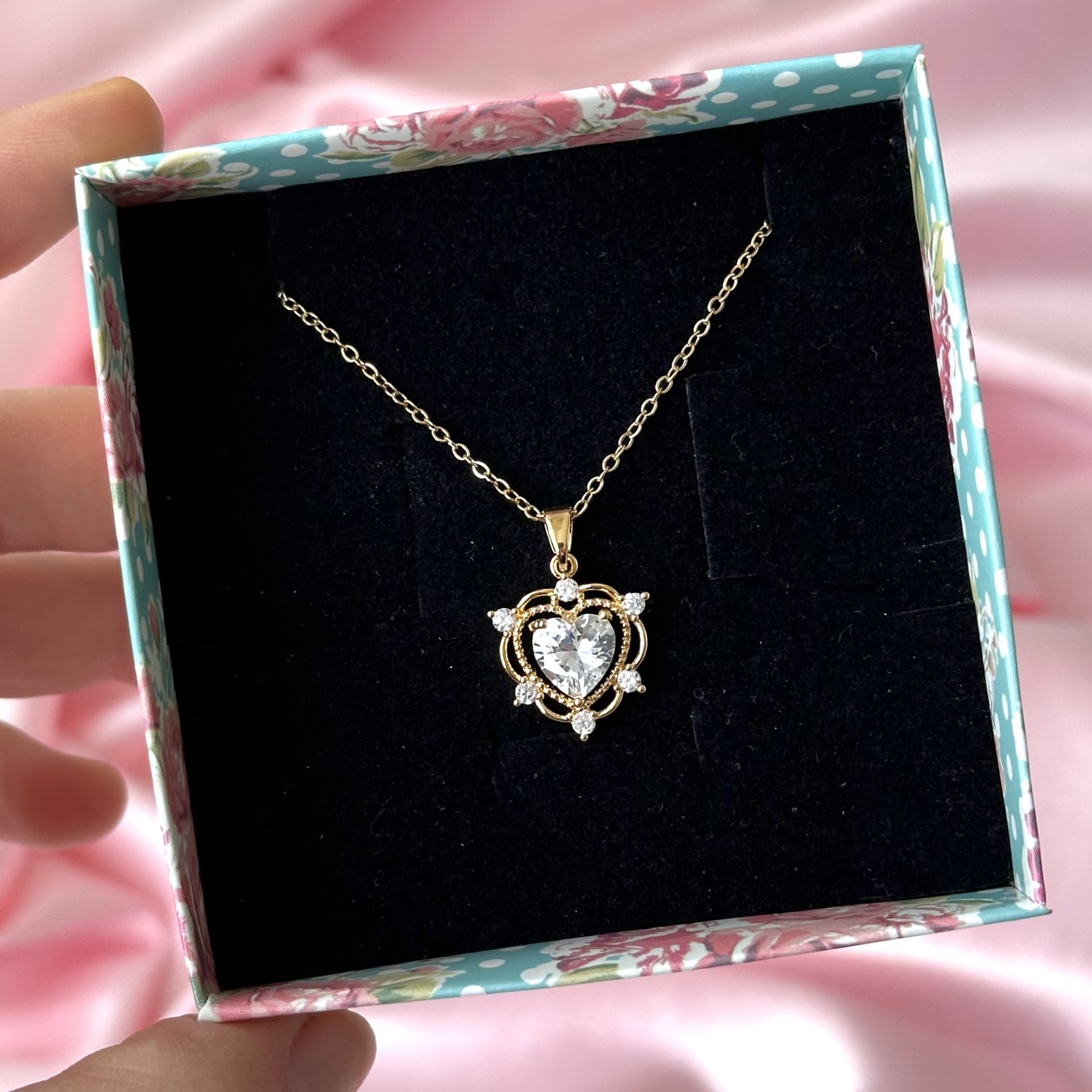 Love Heart Kolye Gold Beyaz Taşlı