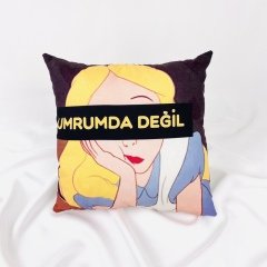 Umrumda Değil Yastık