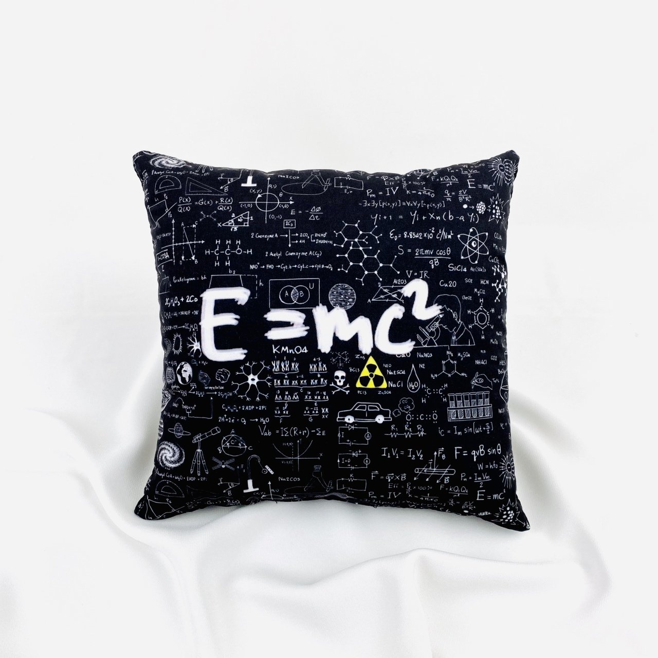 Emc2 Yastık