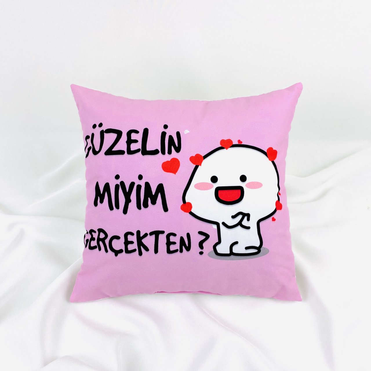 Güzelin Miyim Gerçekten Yastık