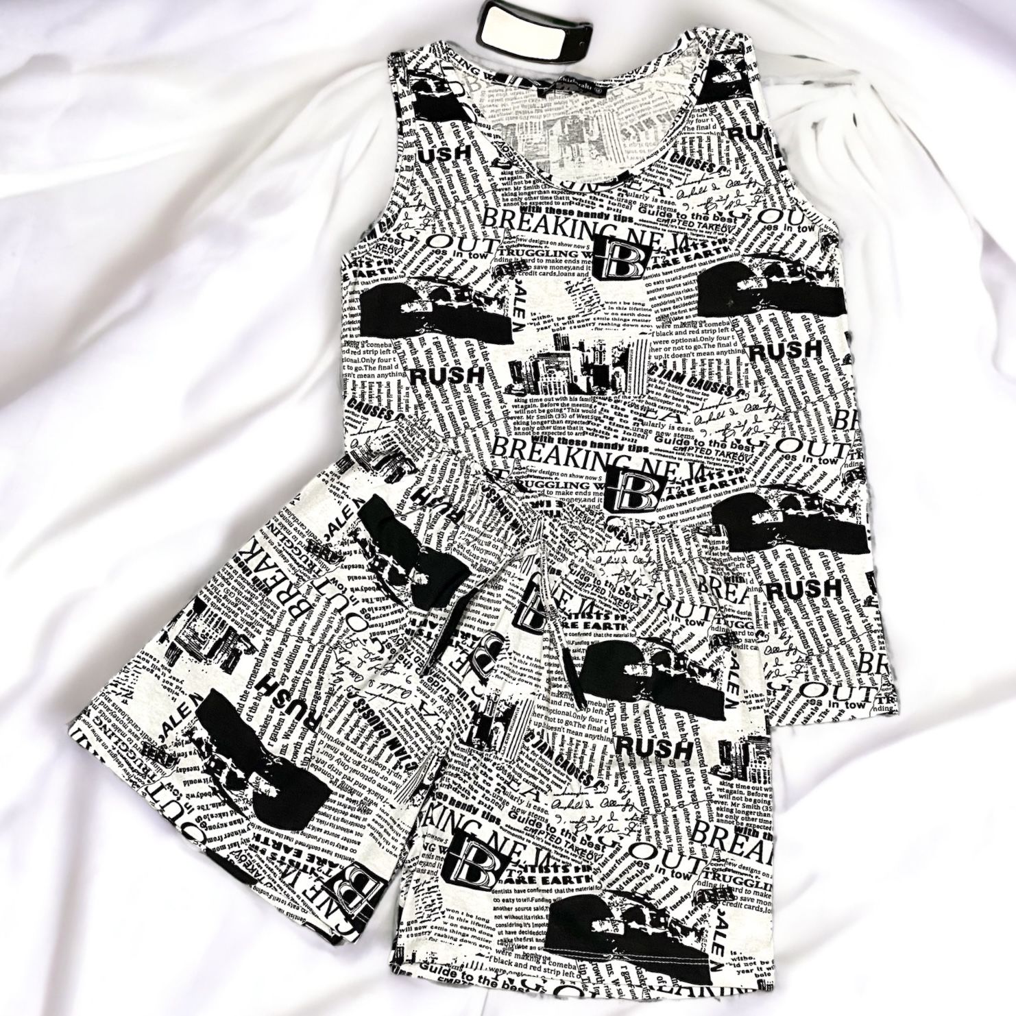 Gazete Desenli Pijama Takımı